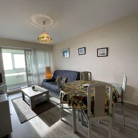 2 Pieces Avec Loggia, A 200m De La Mer, 4 Couchages, Avec Tv Et Lave-linge Sechant - Fr-1-224c-213 Apartment